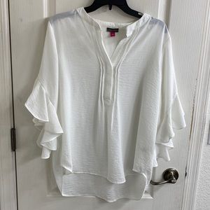 Women’s Large Vince Camuto Blouse in excellent condition